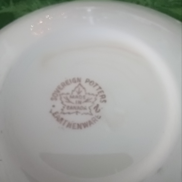 Vintage 1953 Sovereign Potters of Canada Queen Elizabeth Coronation Saucer - Picture 2 of 8